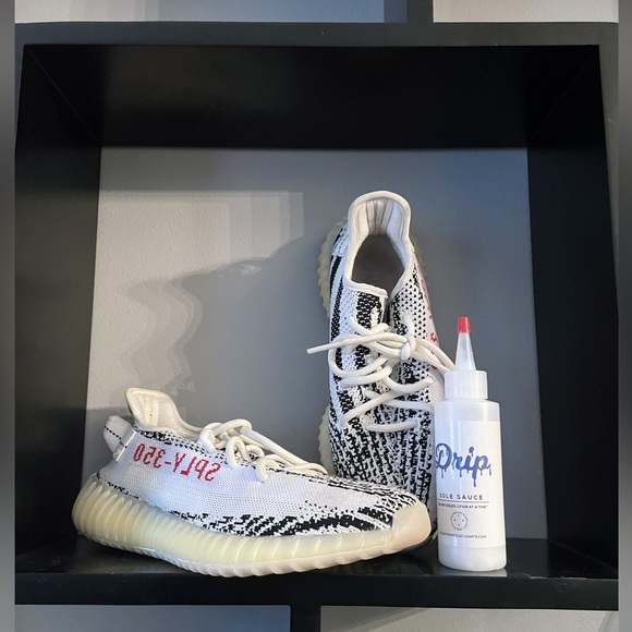 Yeezys zebra🦓 - Picture 1 of 3